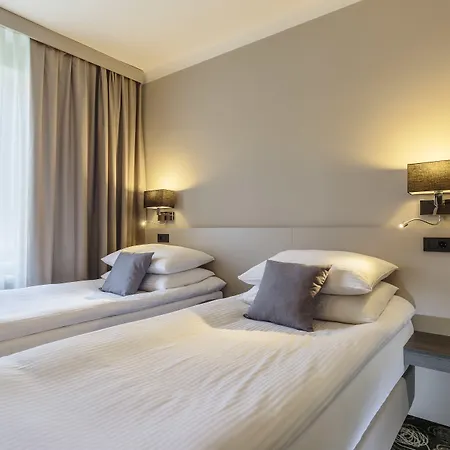 Hotel Center