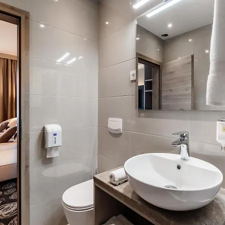 Center Hotel 3*