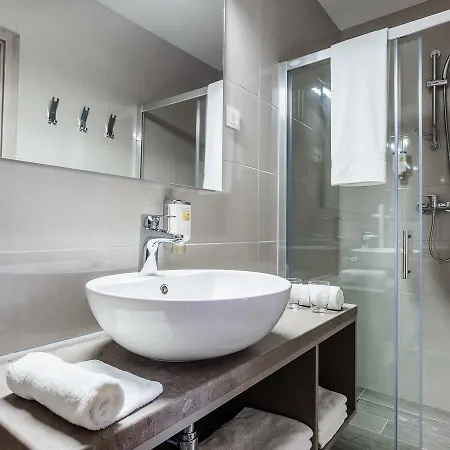 Center Hotel 3*