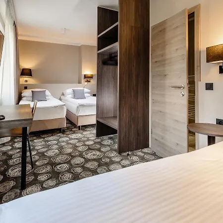Center Hotel