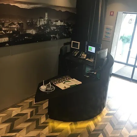 Center Hotel